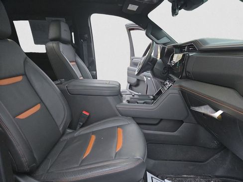 Used 2025 GMC Sierra 2500 AT4 w/ AT4 Premium Plus Package image 17