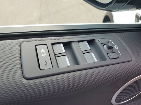 New 2026 Land Rover Discovery Dynamic SE AWD/4WD image 8