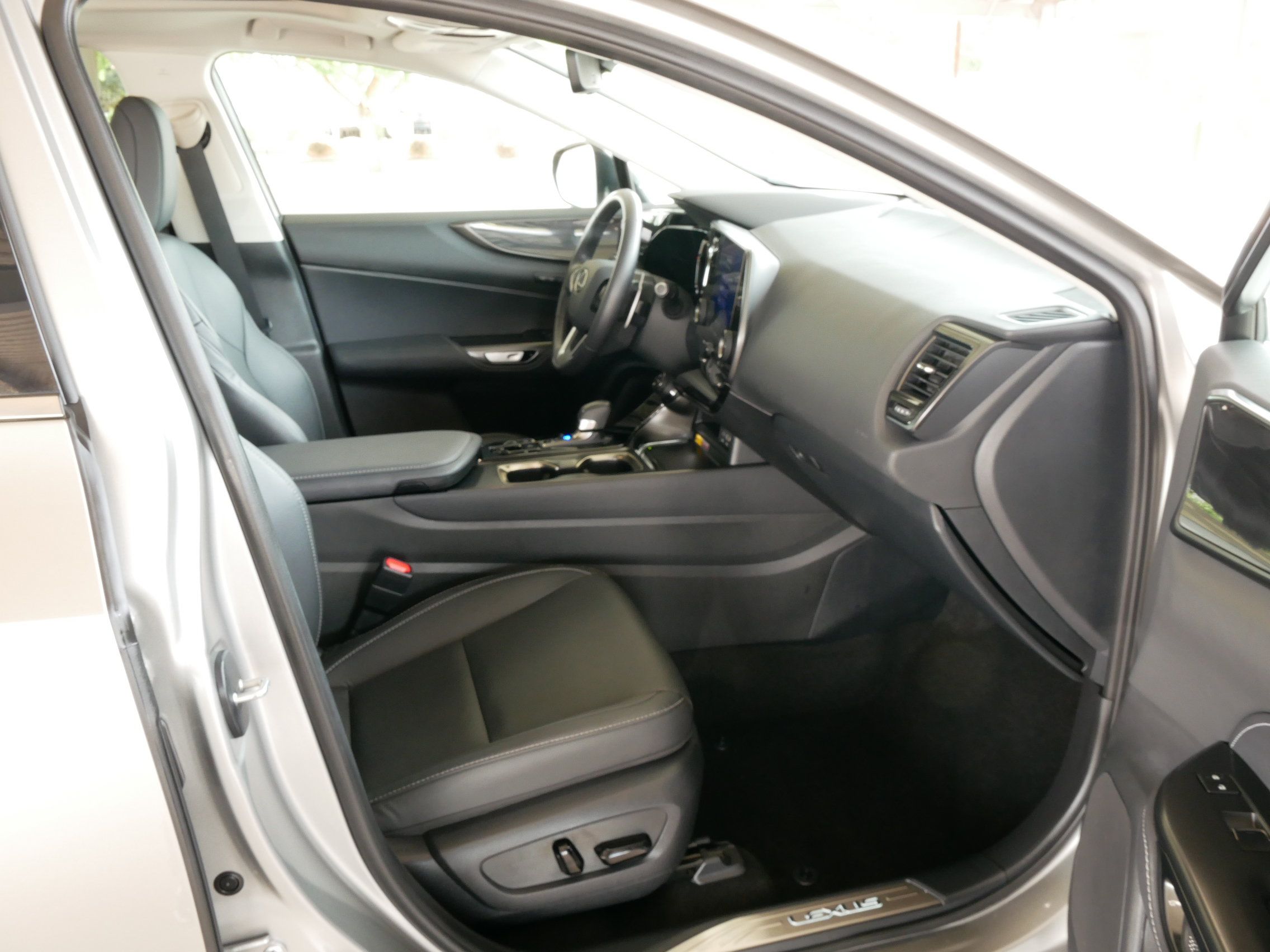 Used 2026 Lexus NX 350h AWD w/ Accessory Package (2T) image 10