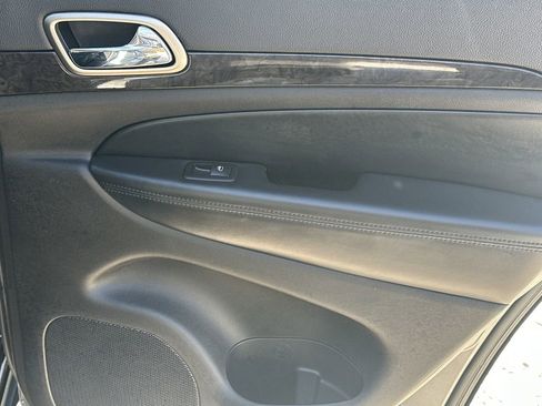 Used 2012 Jeep Grand Cherokee Laredo image 17