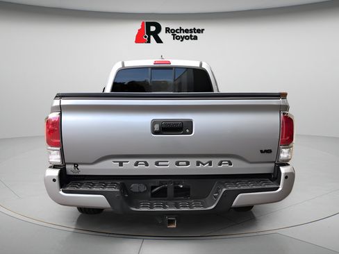 Certified 2020 Toyota Tacoma TRD Off-Road w/ TRD Premium Off Road Package AWD/4WD image 6