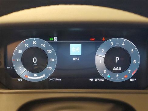 New 2026 Land Rover Range Rover Velar Dynamic SE image 25