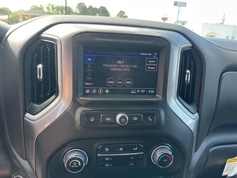 Used 2024 Chevrolet Silverado 1500 Custom Trail Boss w/ LPO, Dark Essentials Package AWD/4WD image 21