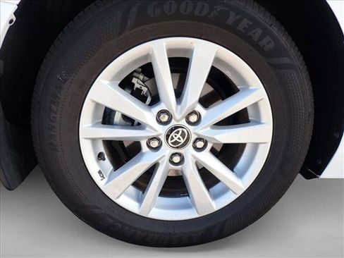 Used 2026 Toyota Camry LE AWD/4WD image 7