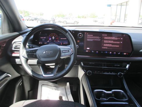 Used 2024 Chevrolet Traverse Z71 w/ Enhanced Driving Package AWD/4WD image 12