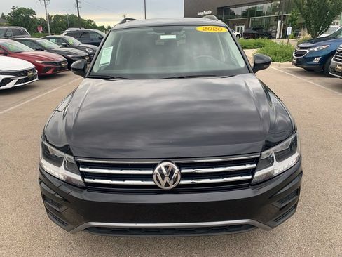 Used 2020 Volkswagen Tiguan SE w/ Panoramic Sunroof Package FWD image 8
