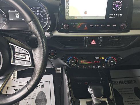 Used 2023 Kia Forte GT-Line w/ GT-Line Premium Package image 13