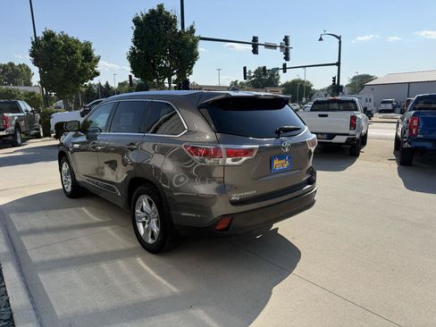 Used 2016 Toyota Highlander Limited AWD/4WD image 8
