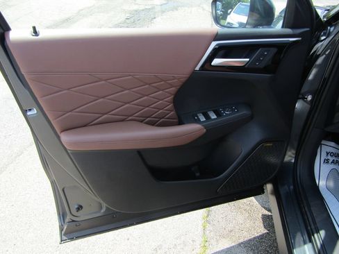 Used 2025 Mitsubishi Outlander SEL AWD/4WD image 14