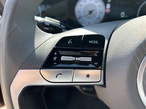 Used 2024 Hyundai Elantra SEL image 25