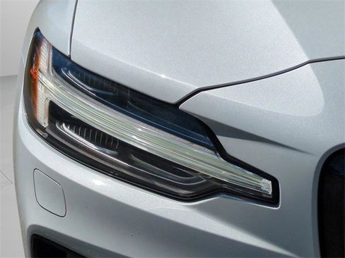 Used 2024 Volvo S60 B5 Plus w/ Climate Package image 27