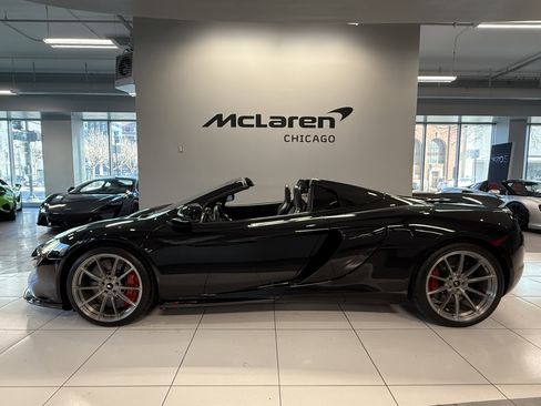 Used 2015 McLaren 650S Spider image 2