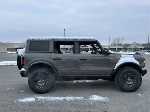 New 2025 Ford Bronco Badlands image 24