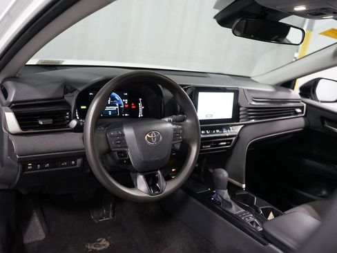 Certified 2025 Toyota Camry LE image 11