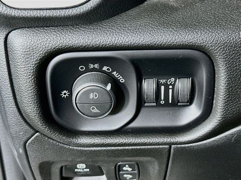 Used 2025 RAM 1500 Big Horn AWD/4WD image 16