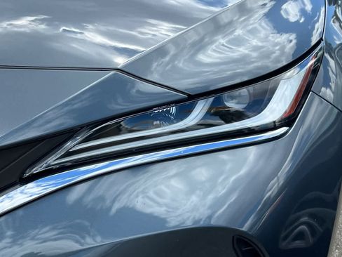 Used 2021 Toyota Venza Limited AWD/4WD image 11