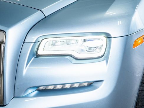 Used 2017 Rolls-Royce Wraith image 14