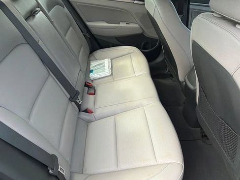 Used 2017 Hyundai Elantra Limited FWD image 12