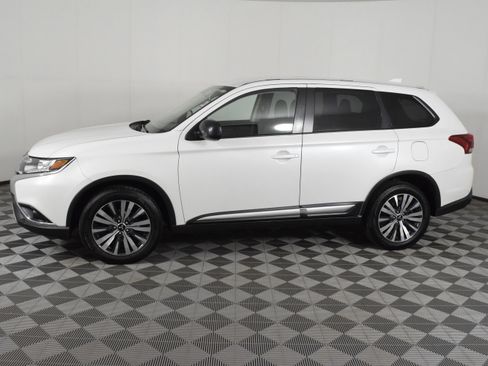 Used 2019 Mitsubishi Outlander ES image 8