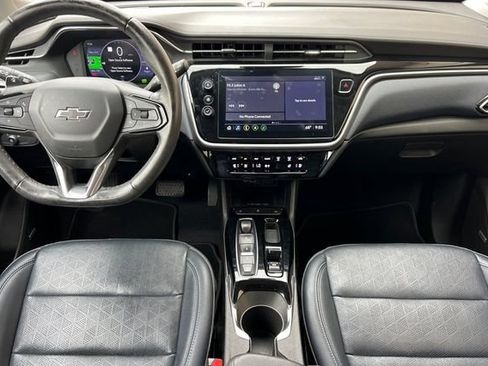 Used 2022 Chevrolet Bolt EUV Premier w/ Sun & Sound Package FWD image 17