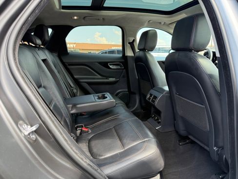 Used 2020 Jaguar F-PACE Prestige image 14