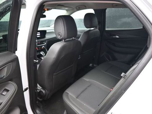 Used 2025 Buick Encore GX Preferred AWD/4WD image 14