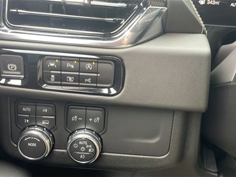 New 2026 GMC Yukon Elevation image 14