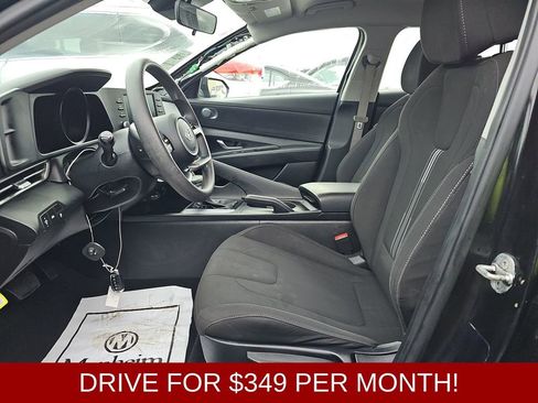 Used 2023 Hyundai Elantra SEL image 5