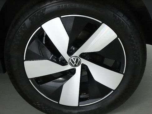 Used 2024 Volkswagen Taos S AWD/4WD image 40