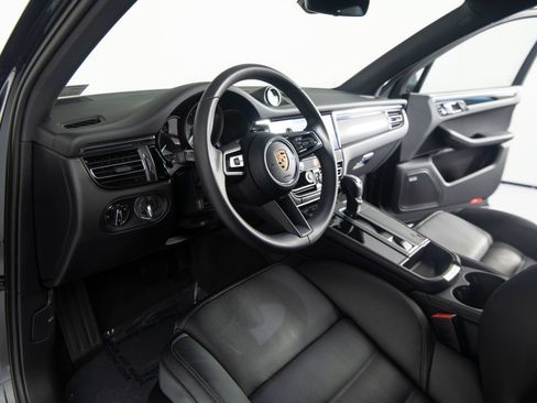 Certified 2026 Porsche Macan AWD/4WD image 53