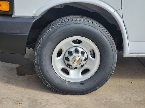 New 2025 Chevrolet Express 2500 Extended RWD image 16
