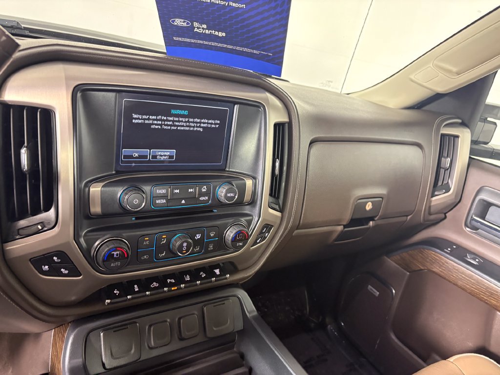 Used 2019 GMC Sierra 2500 Denali w/ Duramax Plus Package AWD/4WD image 17