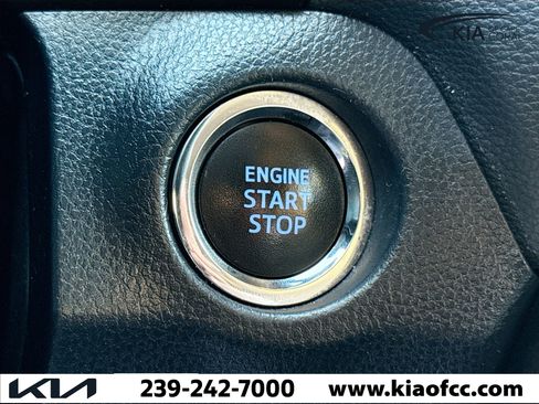 Used 2020 Toyota RAV4 XLE image 33