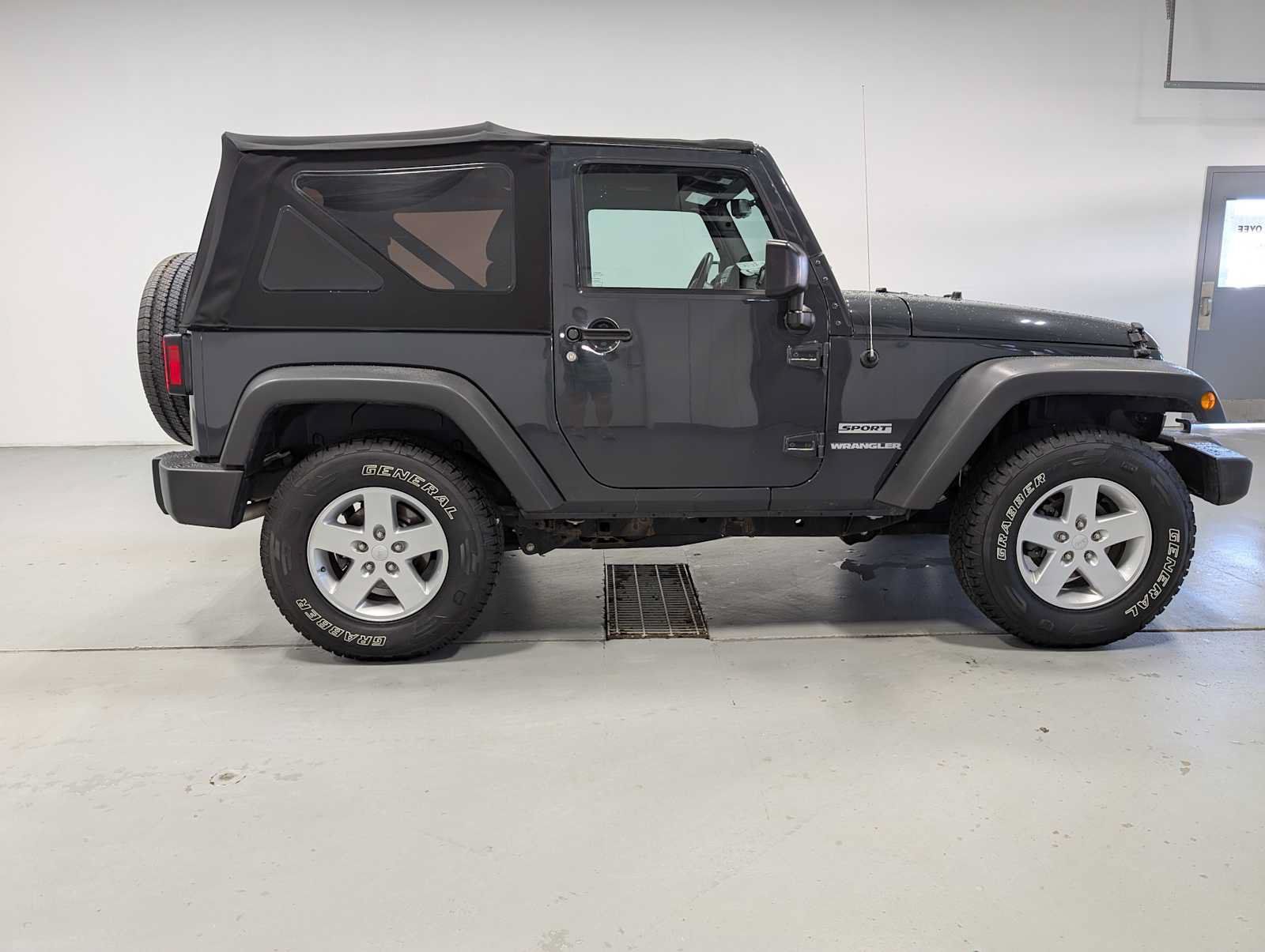 Used 2017 Jeep Wrangler Sport w/ Quick Order Package 23S AWD/4WD image 7