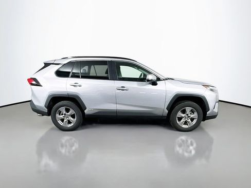 Used 2025 Toyota RAV4 XLE image 7