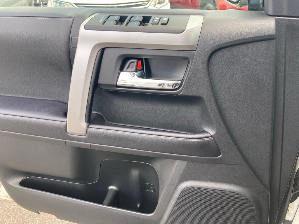 Used 2023 Toyota 4Runner SR5 Premium w/ Moonroof Package AWD/4WD image 21