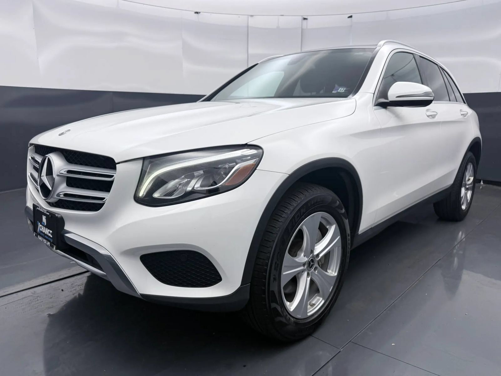 Used 2018 Mercedes-Benz GLC 300 4MATIC image 4