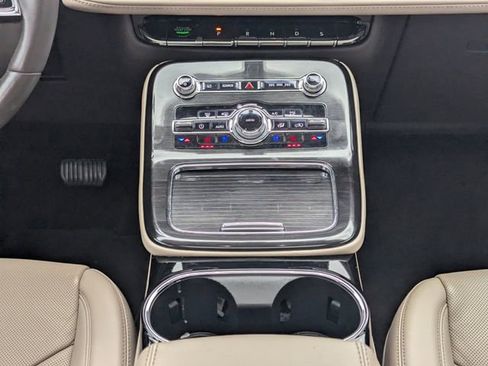 Certified 2022 Lincoln Nautilus Reserve w/ Equipment Group 201A image 18