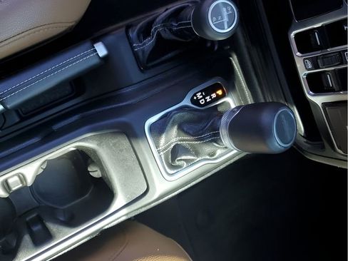 Used 2020 Jeep Gladiator Overland image 35