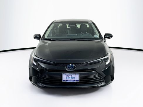 Used 2023 Toyota Corolla LE AWD/4WD image 2