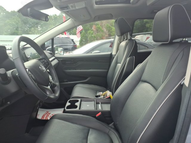 Used 2025 Honda Odyssey Elite image 5