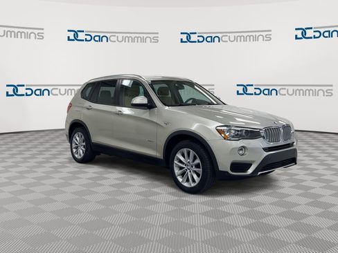 Used 2017 BMW X3 xDrive28i image 2