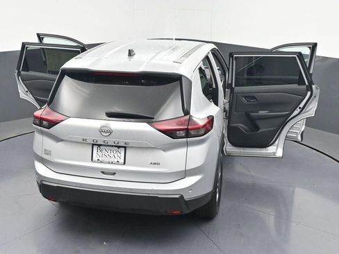 Used 2024 Nissan Rogue S AWD/4WD image 46