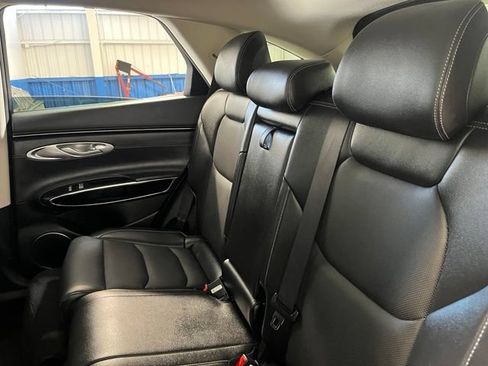 Used 2025 Genesis GV70 2.5T AWD/4WD image 19
