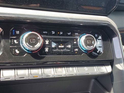 New 2026 GMC Sierra 2500 AT4 w/ AT4 Premium Plus Package AWD/4WD image 24