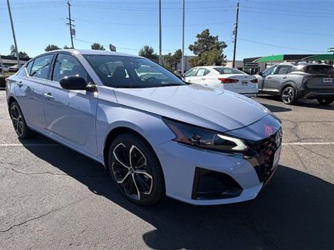 New 2025 Nissan Altima 2.5 SR image 2