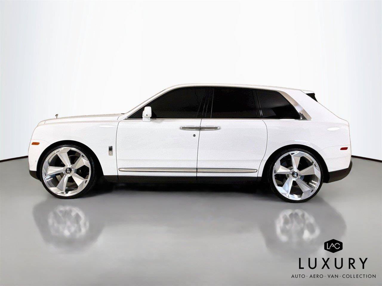 Used 2022 Rolls-Royce Cullinan w/ Cullinan Package AWD/4WD image 8