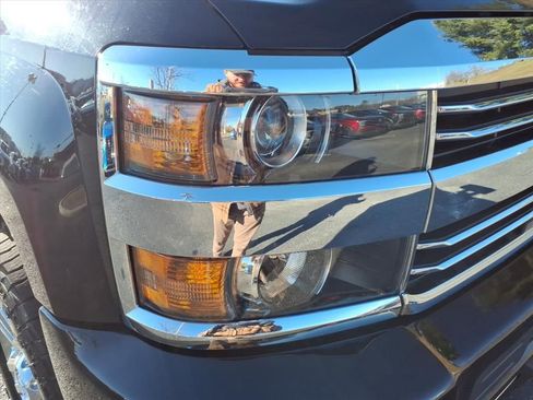 Used 2017 Chevrolet Silverado 2500 High Country w/ Duramax Plus Package image 2