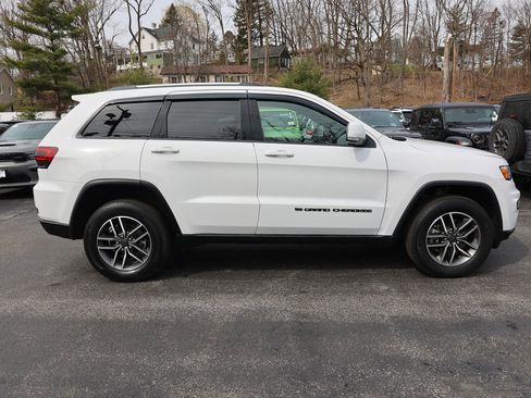 Used 2022 Jeep Grand Cherokee Limited image 8