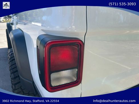 Used 2020 Jeep Gladiator Sport w/ Quick Order Package 24S AWD/4WD image 12